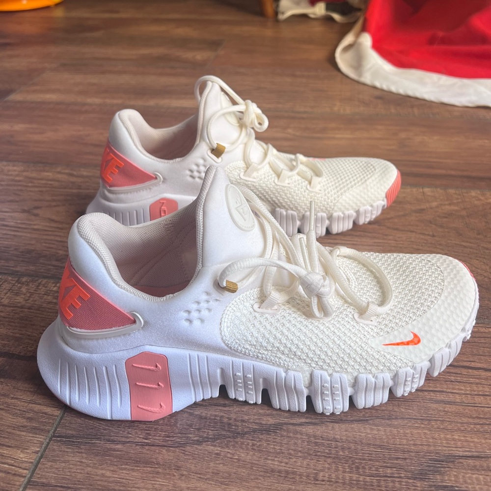 Nike Metcon Free 4 - Women’s Size 10 - NEW